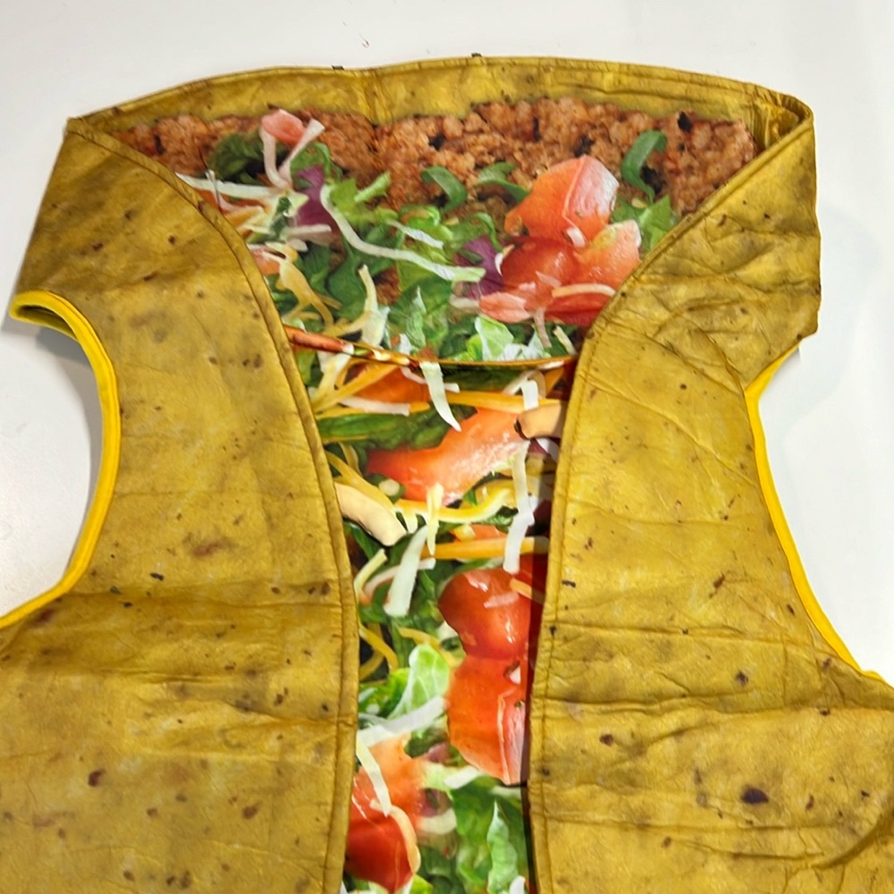 Adult Unisex Taco Costume One Size Fits all. Halloween Taco costume from Target
